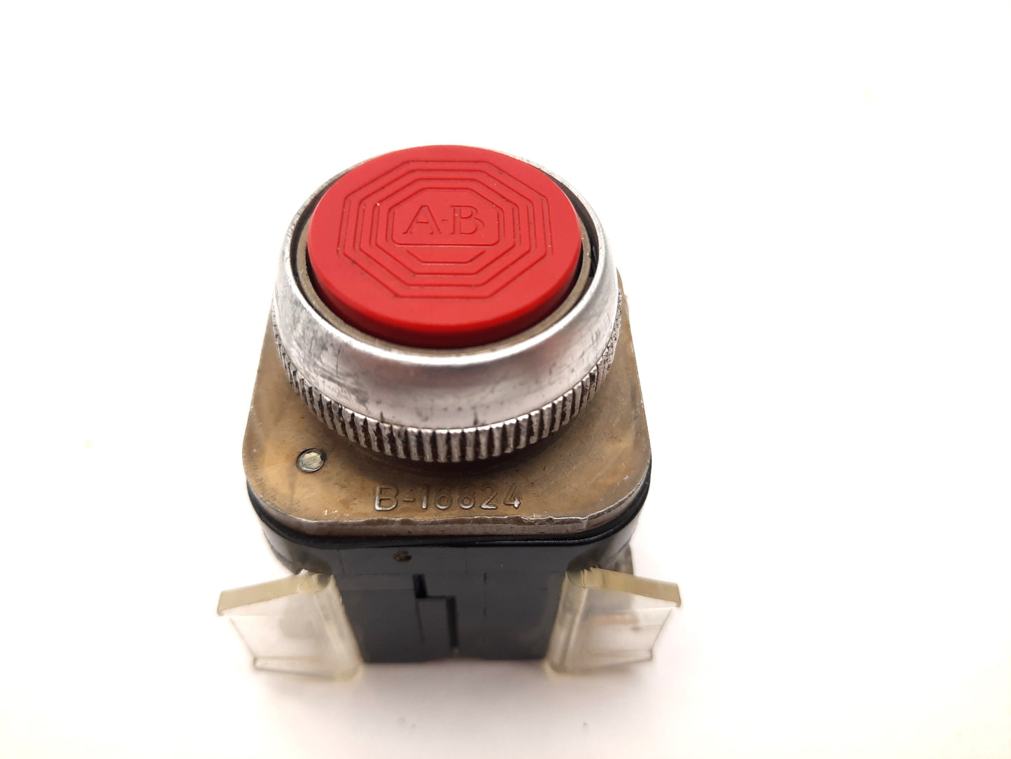 Used Allen Bradley 800T-A6B Momentary Pushbutton Switch, Flush, Red, 30mm 2-NC, 2-NO