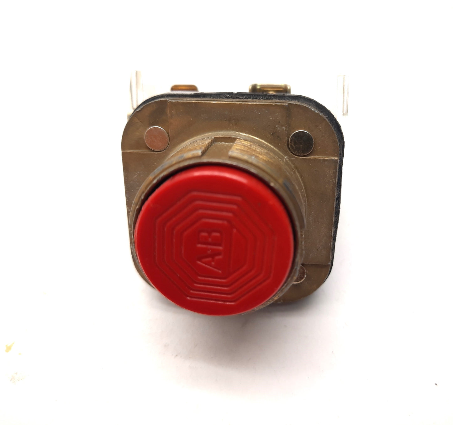 Used Allen Bradley 800T-A6D1 Push Button Red Contacts 1x N.O.