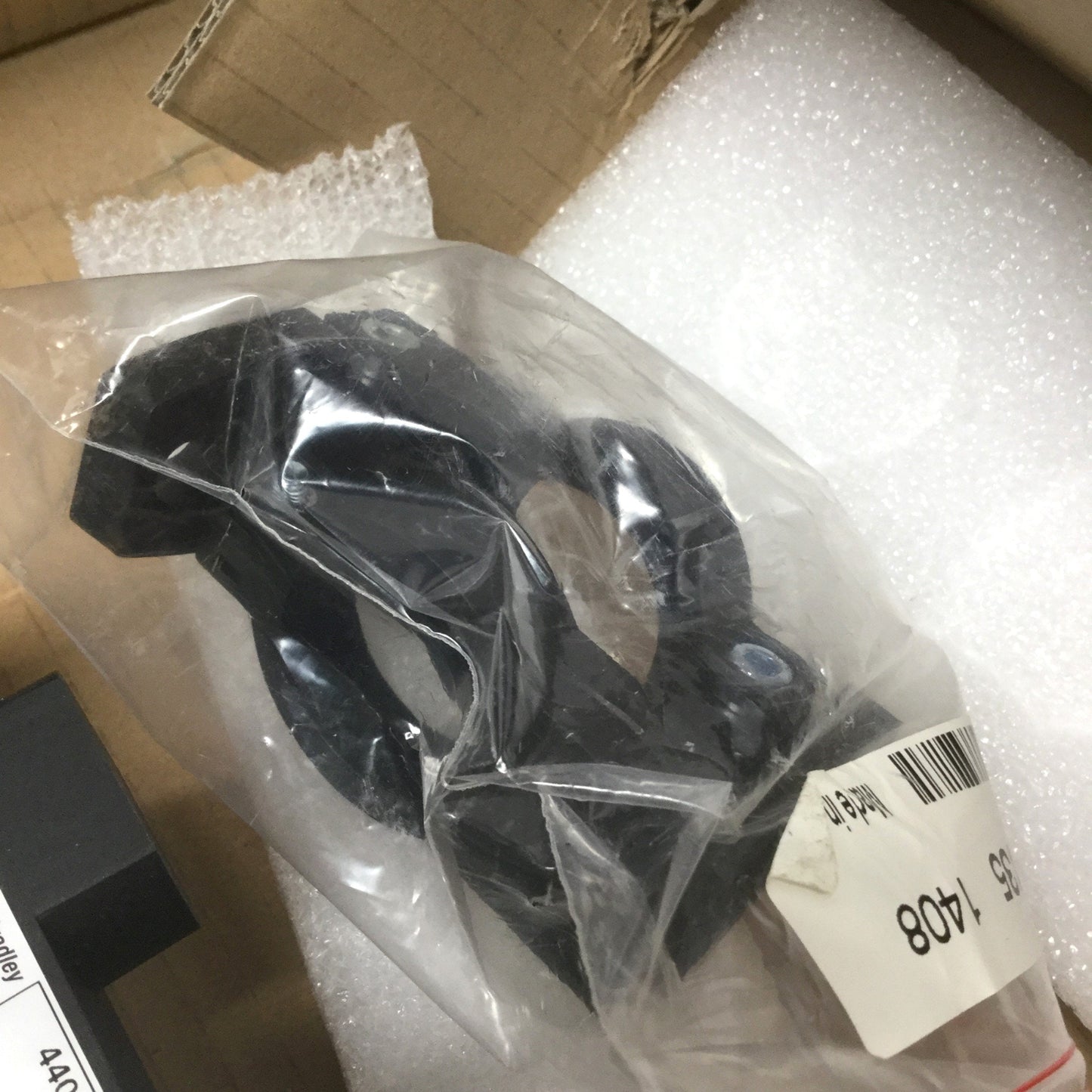 New Allen Bradley 440L-AM1250600 GuardShield Light Curtain Corner Mirror 600mm Long