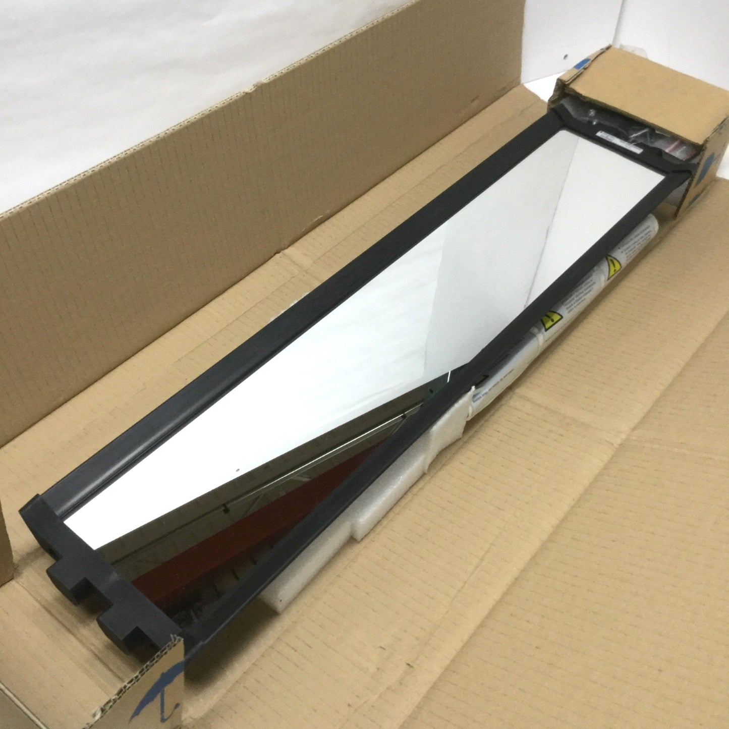 New Allen Bradley 440L-AM1250600 GuardShield Light Curtain Corner Mirror 600mm Long