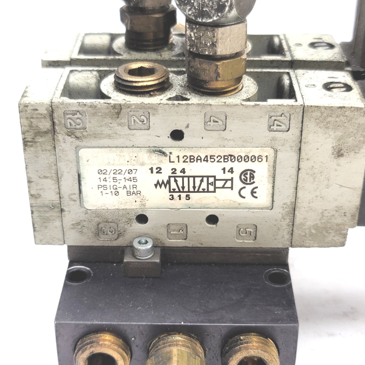 Used Bank Of 2 Numatics L12BA452B000061 Solenoid Valves On Manifold 4-Way 2-Pos 24VDC