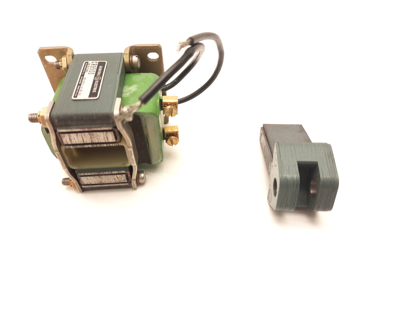 New General Electric CR9500B101A2A AC Solenoid, Pull Type, Stroke 1" 115VAC 60Hz