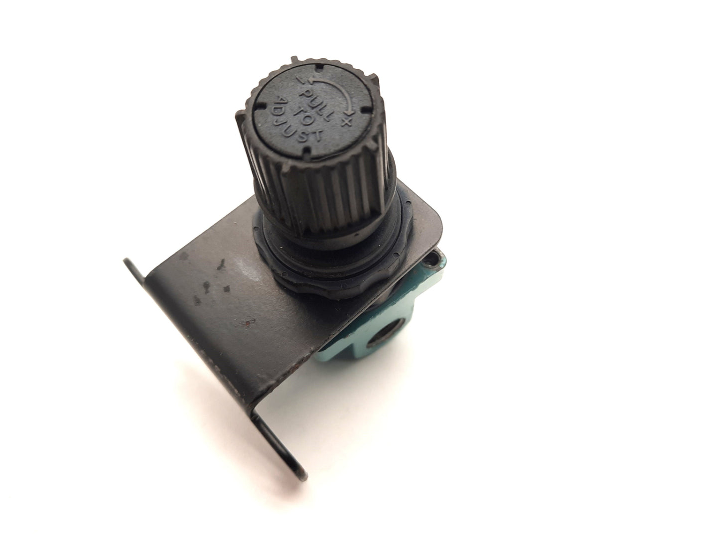 Used Wilkerson R00-02-000 Pneumatic Pressure Regulators, 1/4" NPT