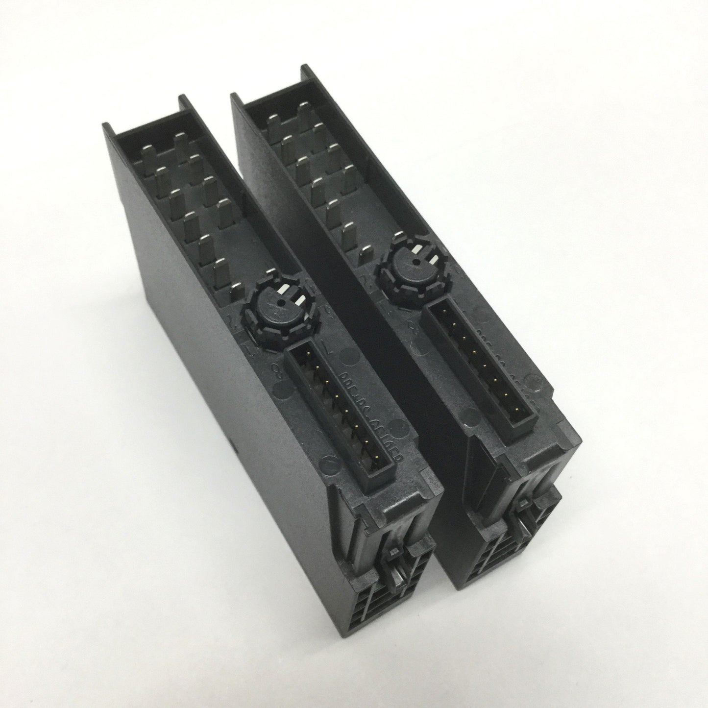 New Other Lot of 2 Siemens 6ES7 132-4BB00-0AA0 Simatic S7 Digital Output Module 24VDC 0.5A