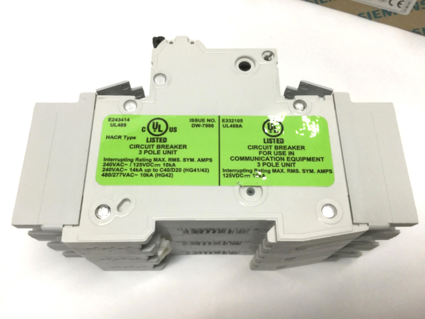 New – Open box Siemens 5SJ4 313-8HG42 D-Curve NSJ Miniature Circuit Breaker 3-Pole 13A 400VAC