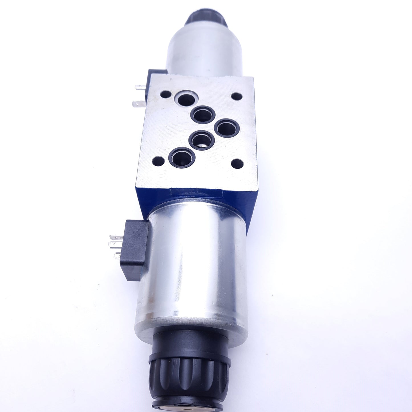 Used Bosch Rexroth R901328338 Operated Directional Control Valve Solenoid Actuation