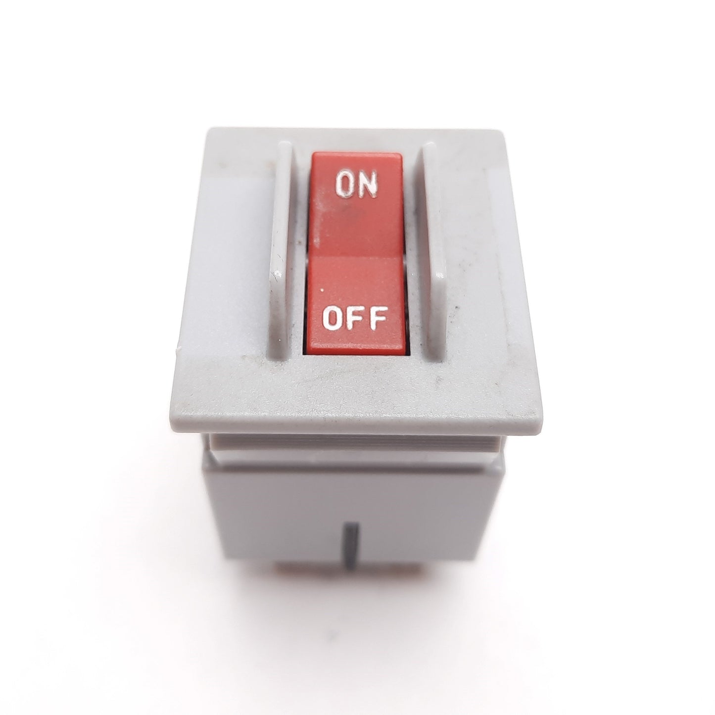 Used Carling Switch MA2-B-34-440-1-A32-7-C Circuit Breaker, 2-Pole, 4A 65VDC 250VAC