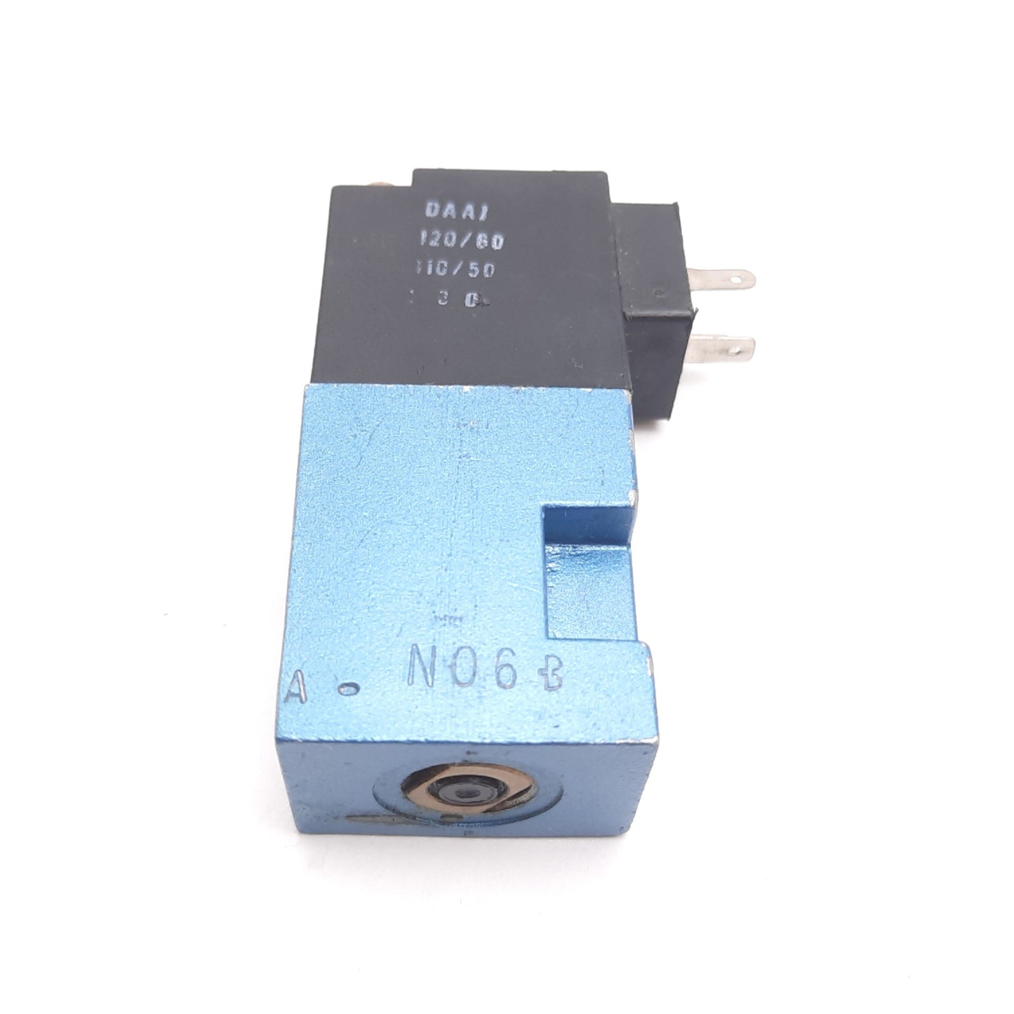 Used Mac 35A-AAA-DAAJ-1KJ Solenoid Valve, 2-Position 3-Port, 110/120VAC, Vac - 120psi