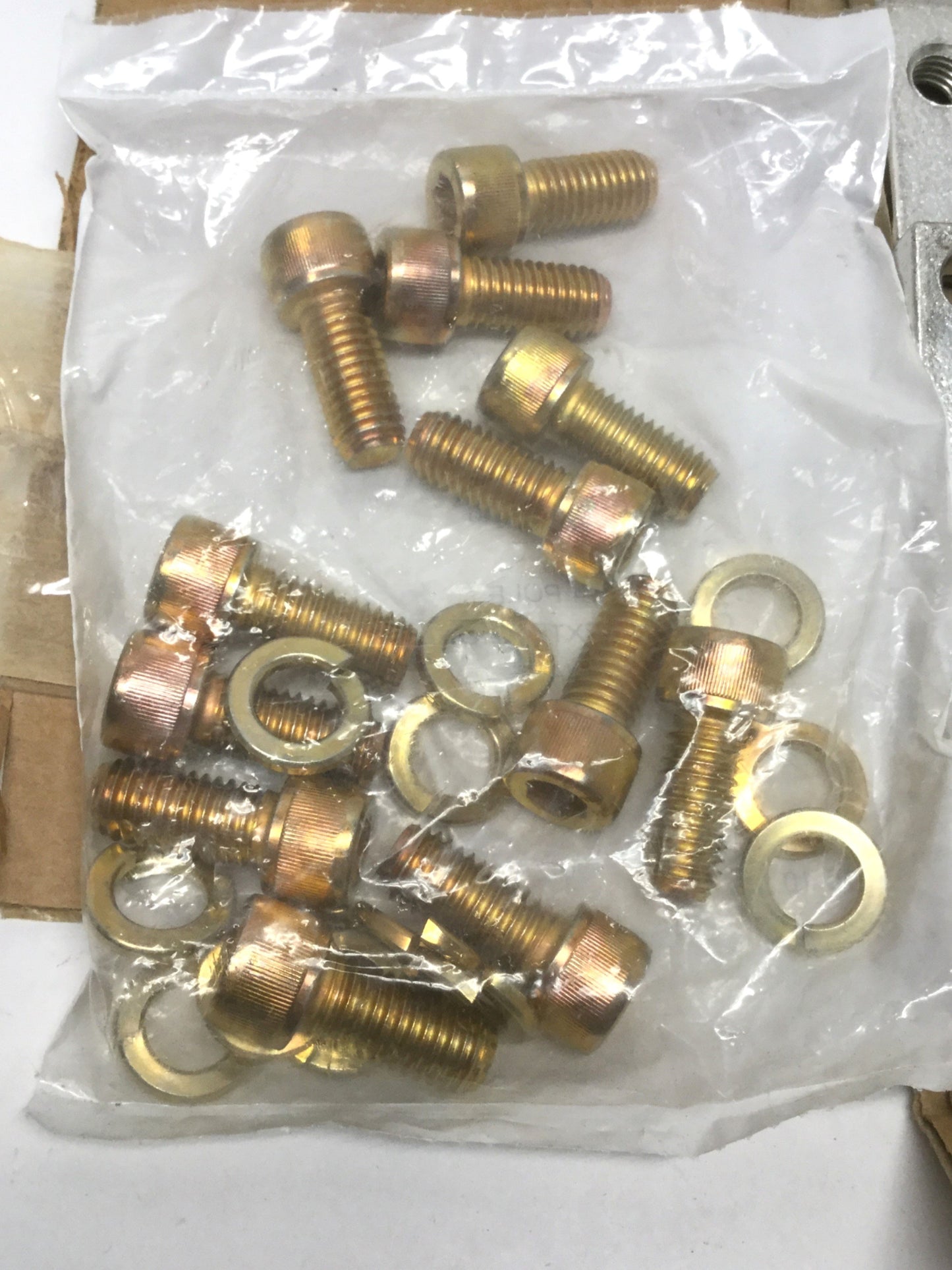 New – Open box Eaton 5104A24G02 Conductor Extension Kit, 3-Pole, N-Frame Circuit Breaker, 1200A