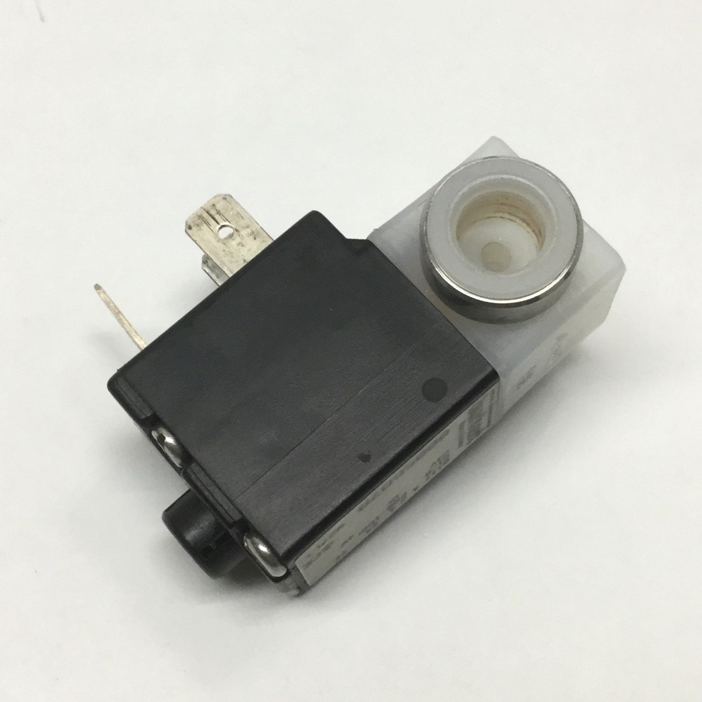 Used Burkert 0117 2/2-Way NC Solenoid Plunger Valve, PTFE, 24VDC Coil, G1/8, 0-1bar
