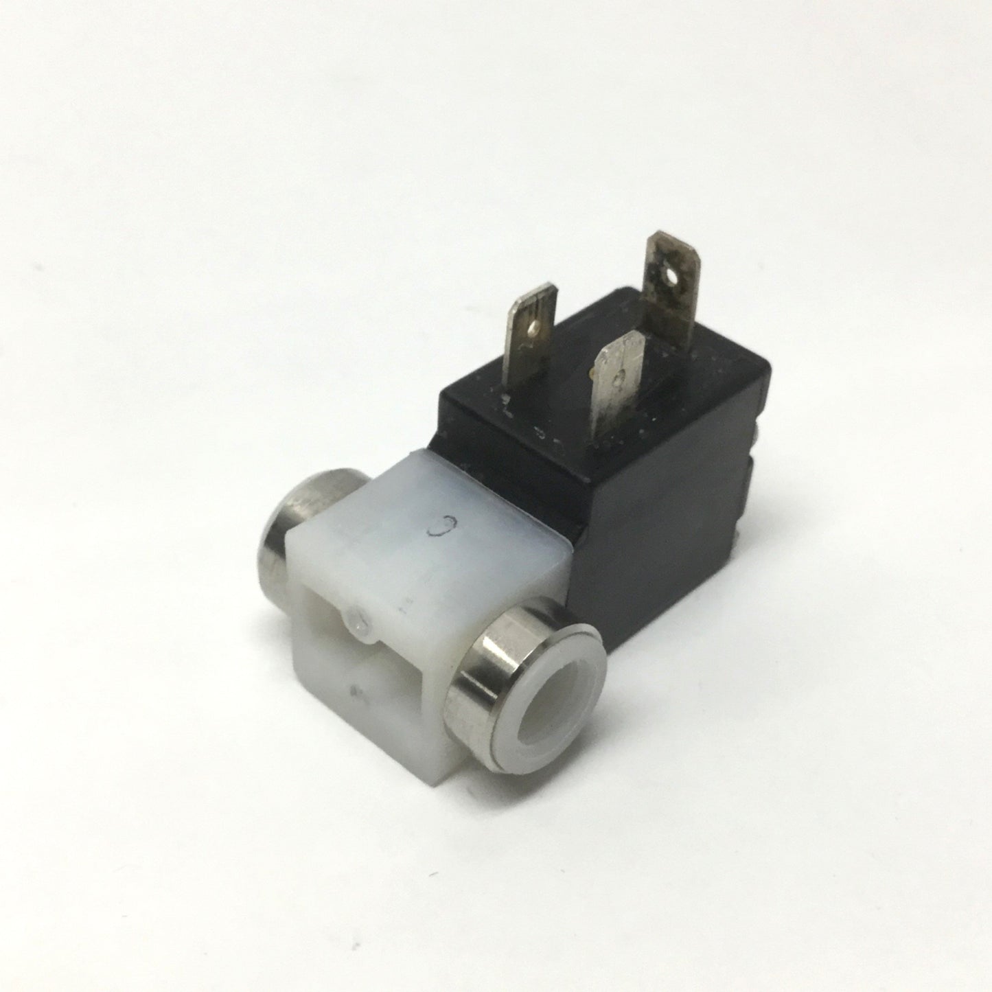 Used Burkert 0117 2/2-Way NC Solenoid Plunger Valve, PTFE, 24VDC Coil, G1/8, 0-1bar