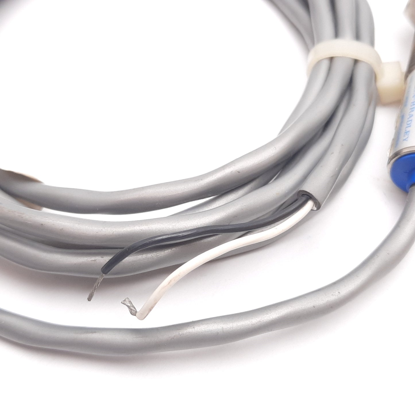 Used Allen Bradley 871C-C8B18 Inductive Proximity Sensor, 8mm, 40-132VAC, 0.33A