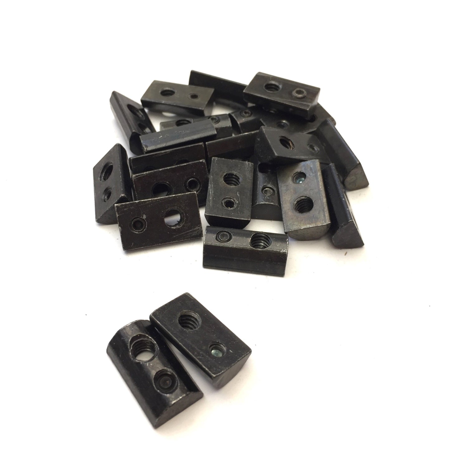 Used Lot of 22 80/20 3310 Aluminum Extrusion Black Roll-In T-Nut w/Set Screw 1/4-20