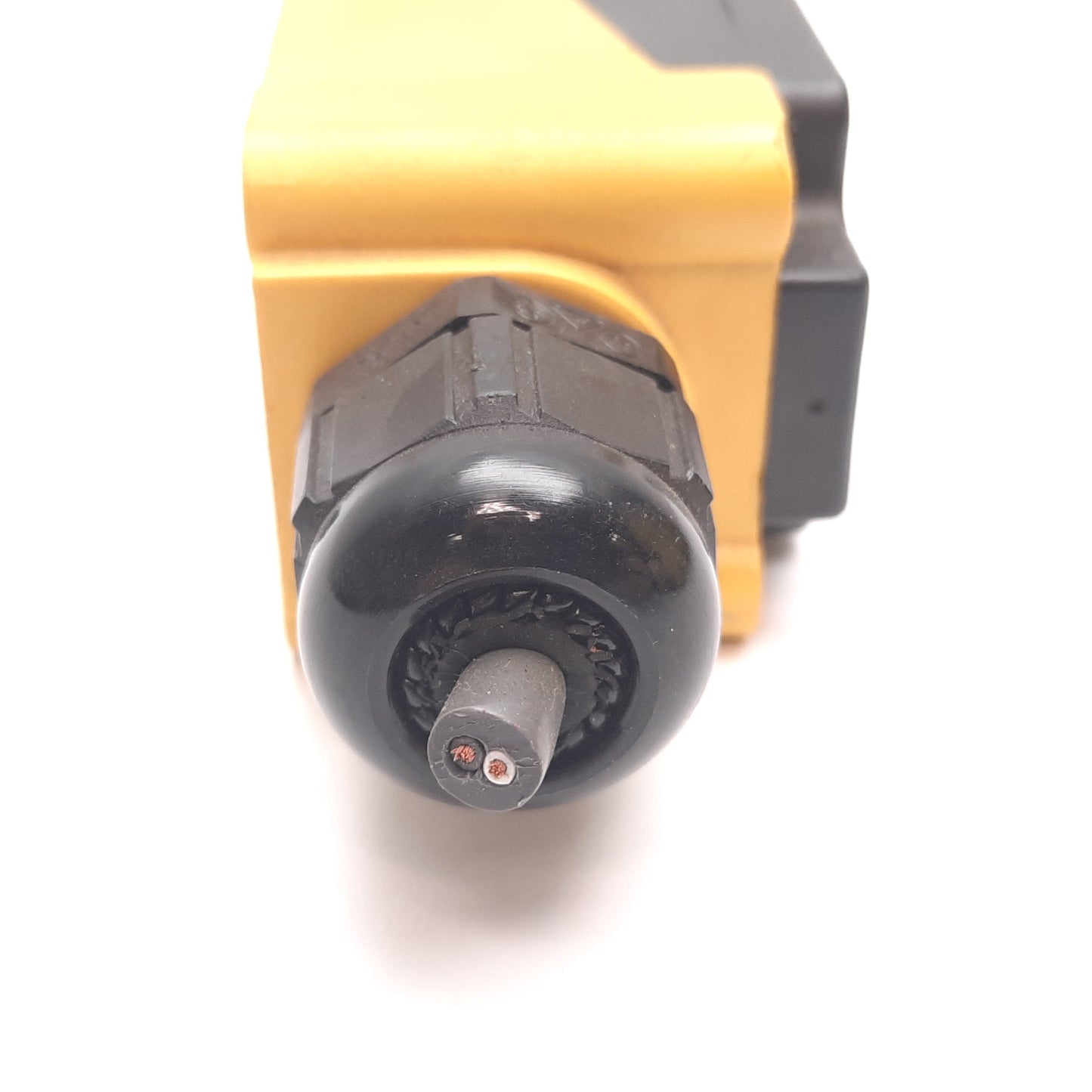 Used Turck Ni35-CP40-FDZ3X2 Inductive Proximity Sensor, 35mm, 20-250VAC 20-320VDC