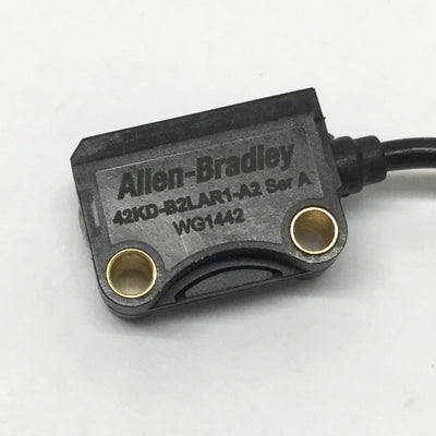 Used Allen-Bradley 42KD-B2LAR1-A2 Miniature LED Photoelectric Sensor, 1-15mm, PNP/NPN
