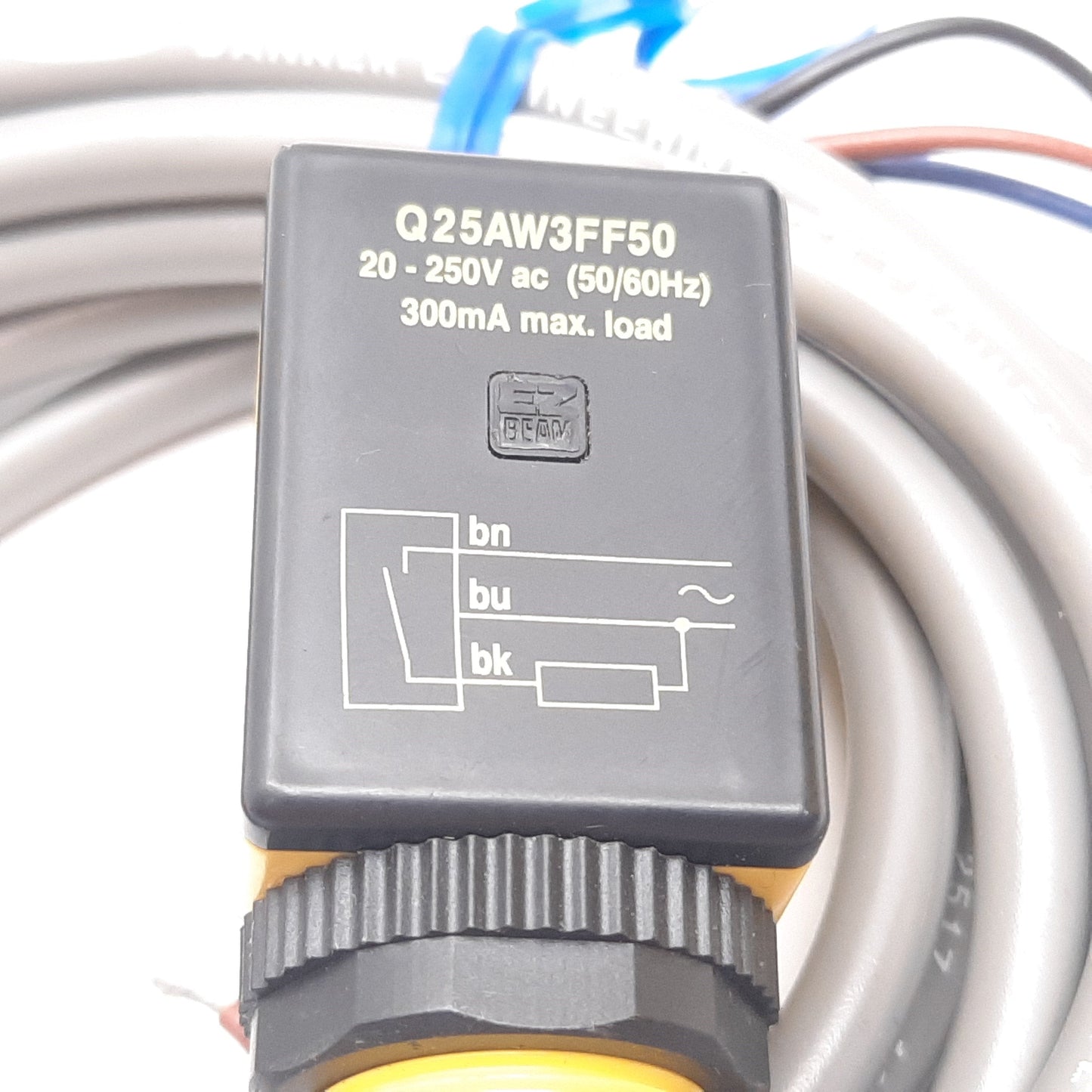 Used Banner Q25AW3FF50 Photoelectric Sensor, SPST, 50mm Range, 20-250VAC, 3-Wire