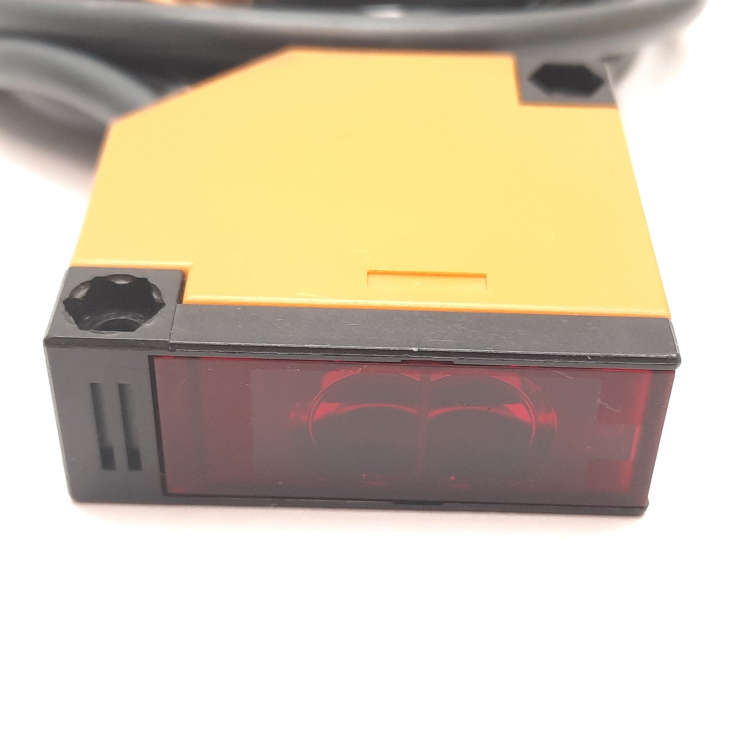 Used Omron E3JK-DS30M1 Diffuse Reflective Photoelectric Sensor, 300mm, 12-240V