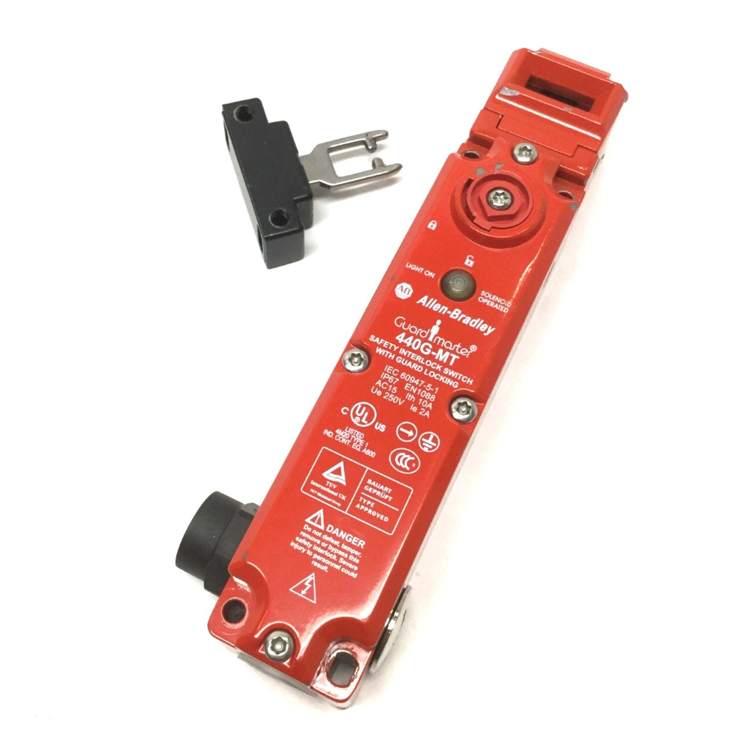 Used Allen-Bradley 440G-MT47045 Guardmaster Safety Interlock Switch 24V AC/DC 2NC-2NO