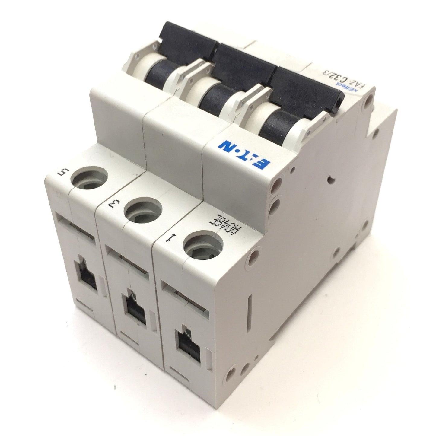 New – Open box Eaton FAZC32/3 Miniature Circuit Breaker C-Curve 277/480VAC 3-Pole 32A DIN Mount