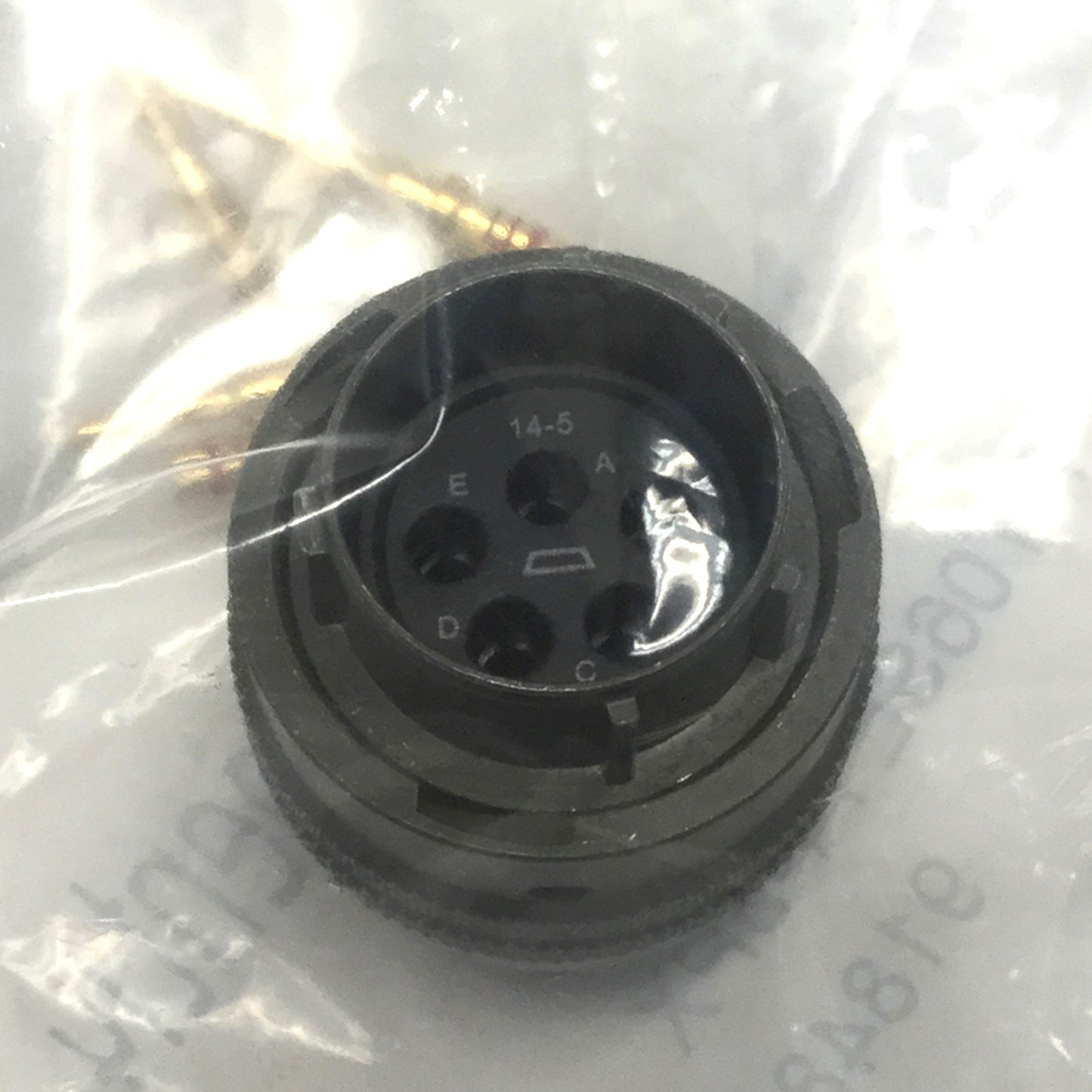 New Amphenol PT06SE14-5PX MIL Spec Circular Connector Bayonet Plug, 5-Pos, 13A