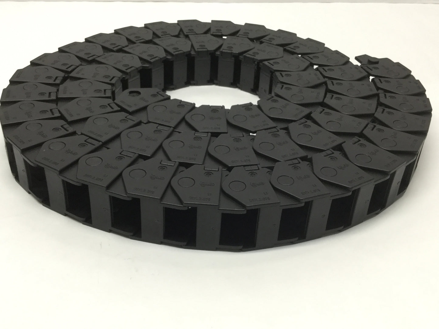 Used Igus B17i.2.075 Energy E-Chain Cable Carrier Snap-Open 25mm W x 32mm H, 1650mm L