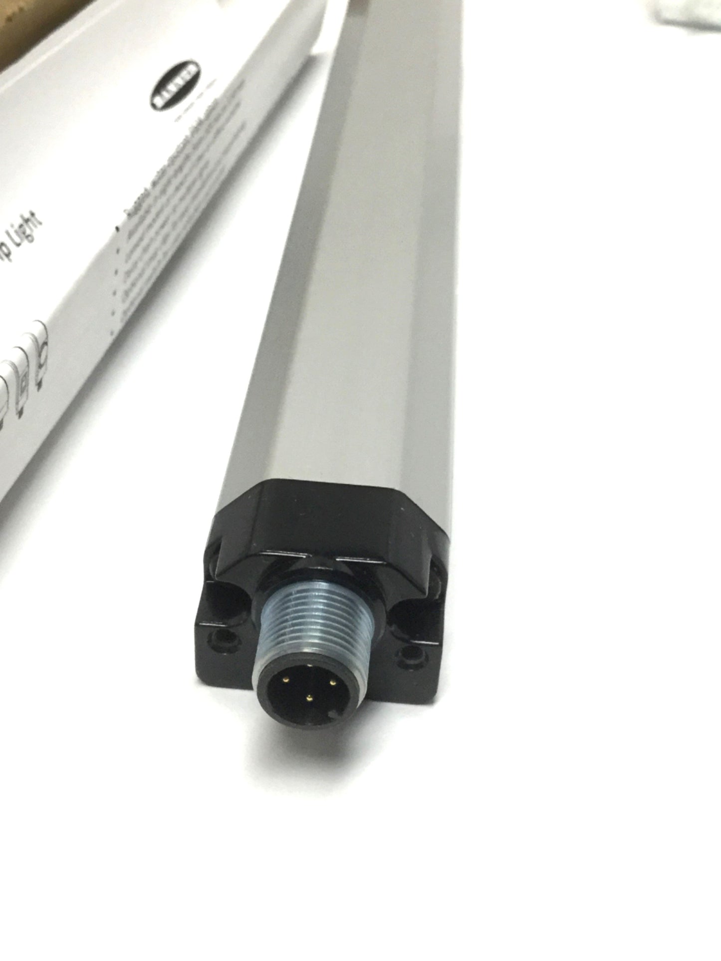 New Banner WLS28-2XWG-430XQ Luminaire Dual Color LED Strip Light 430mm White, Green