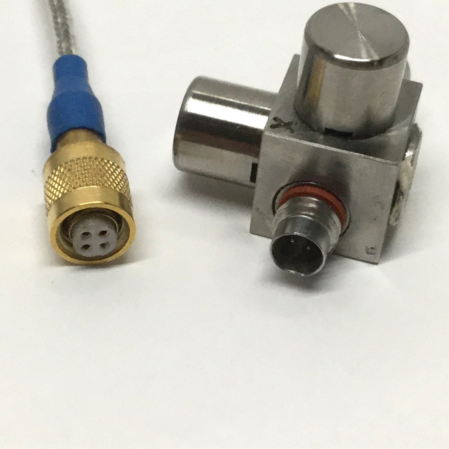 Used Omega ACC-301A Triaxial Accelerometer 3-Axis X-Y-Z Vibration Sensor 10mV/g 10kHz