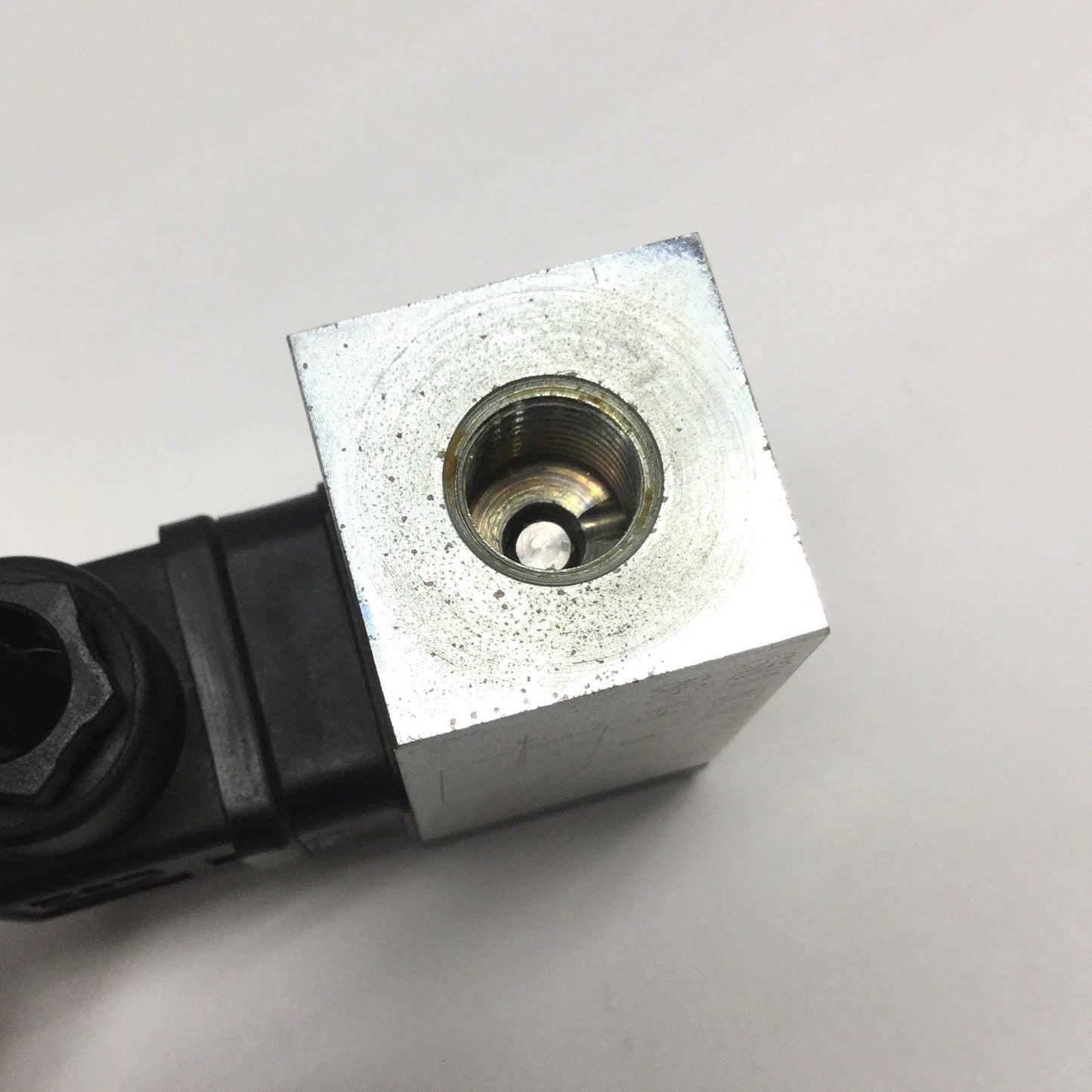 Used Layher 601-070-321-11 Adjustable Piston Pressure Switch 10-70bar SPDT G1/4"