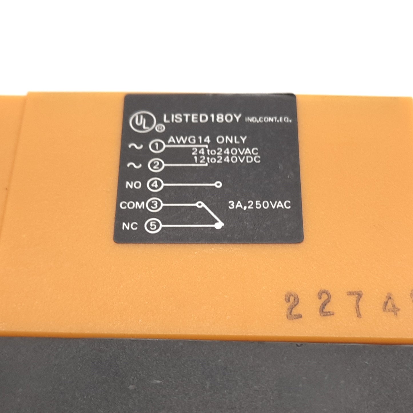 Used Omron E3A2-DS70M4T Photoelectric Switch, Diffuse Reflective, 70cm, 240VAC/DC