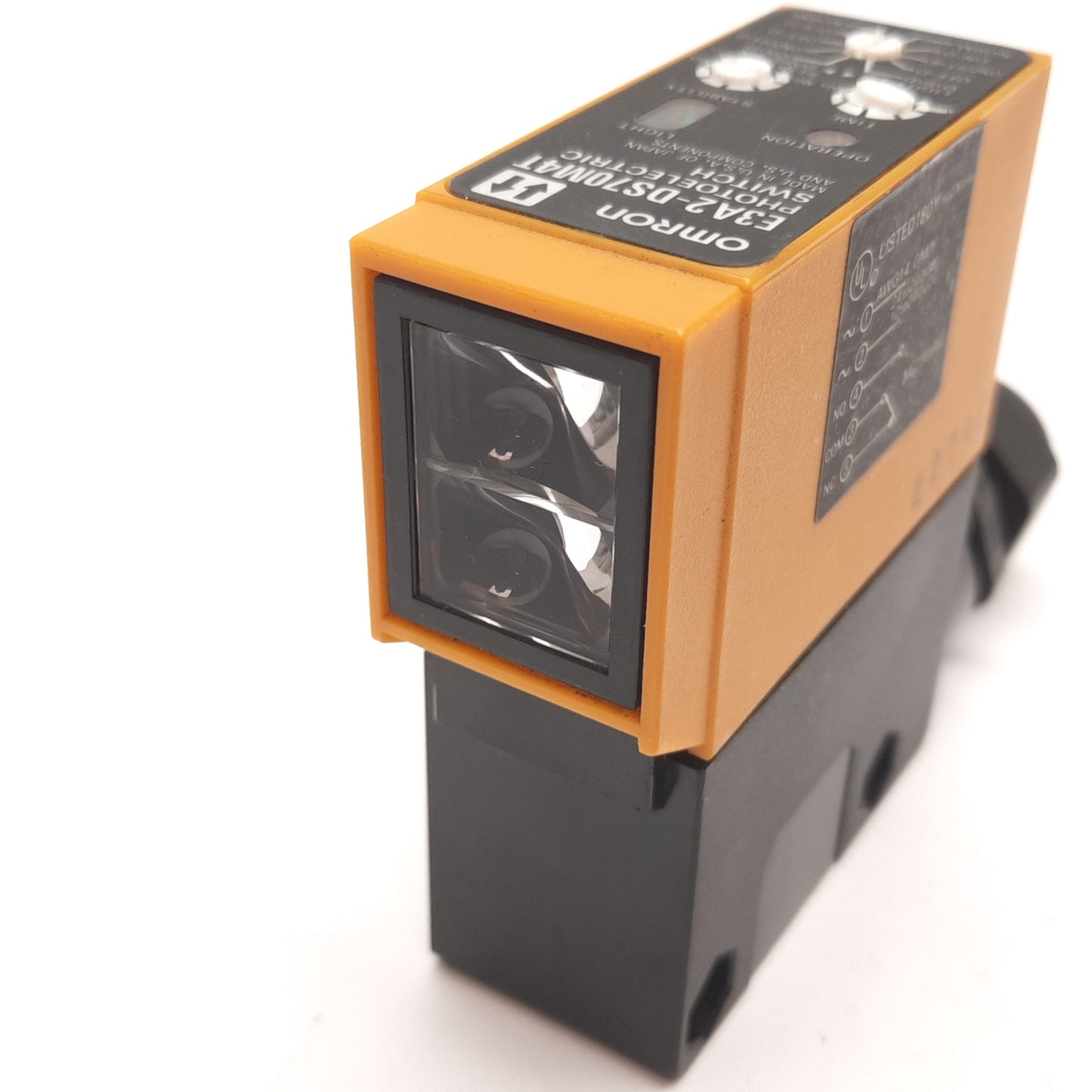 Used Omron E3A2-DS70M4T Photoelectric Switch, Diffuse Reflective, 70cm, 240VAC/DC
