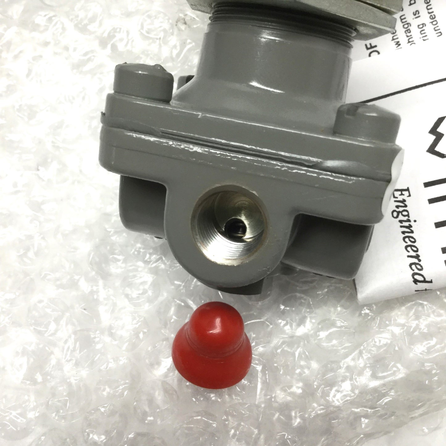 New – Open box ITT GH15 XTHEXXXH Conoflow Miniature Regulator, 300psi Max Input, 1/4" NPT Ports