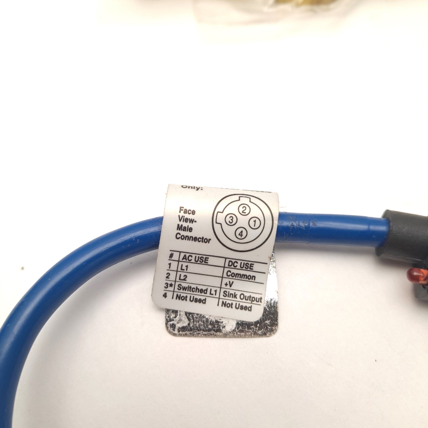 Used EATON 14102AQD03 Photoelectric Sensor NPN 7.6m Max Volt. 20-264 VAC or 15-30 VDC