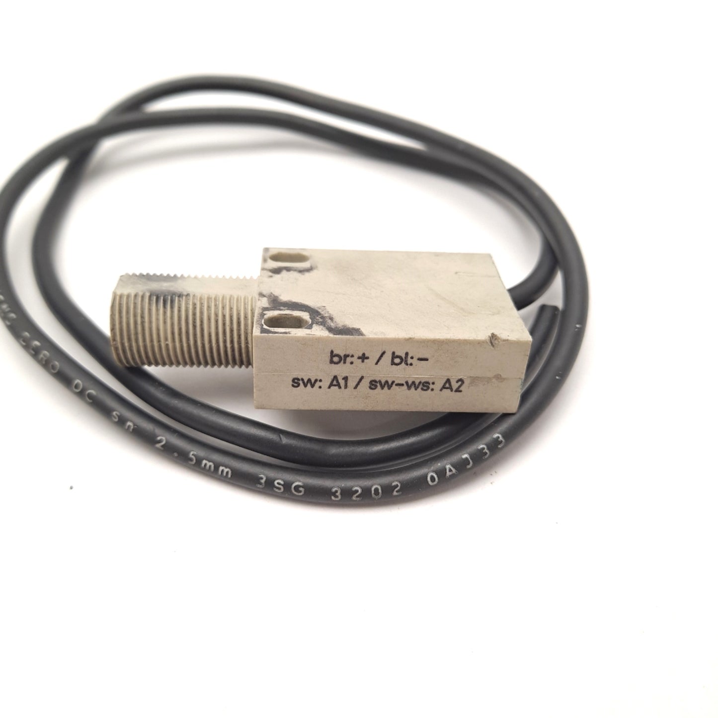 Used Siemens 3SG3202-0AJ33 Proximity Sensor Switch 2.5MM Range 6-30VDC 2x5mA