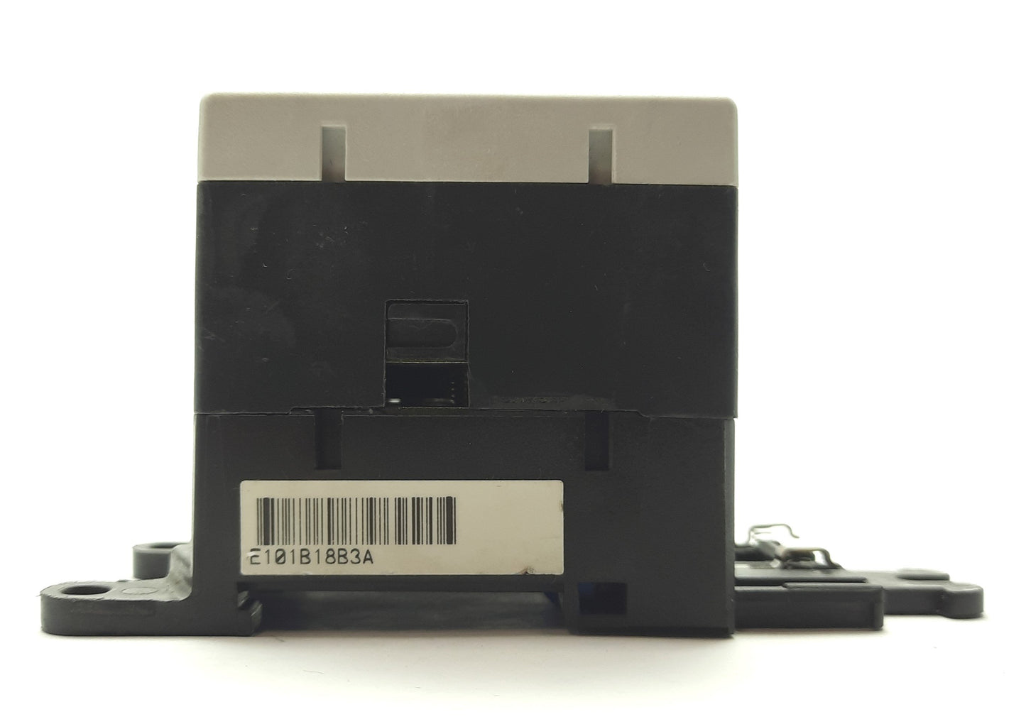Used Eaton Cutler Hammer E04NB18X3N Contactor, 3-Pole 600VAC 18A *No Coil Controller*