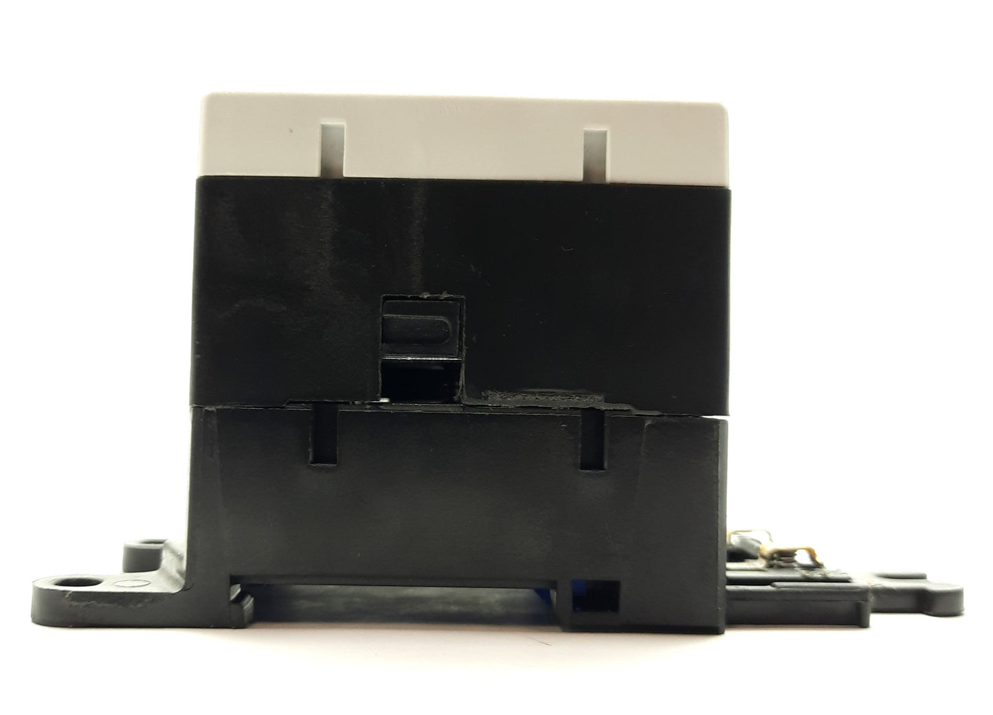 Used Eaton Cutler Hammer N04NBSAX3N Contactor, 3-Pole 600VAC 9A *No Coil Controller*