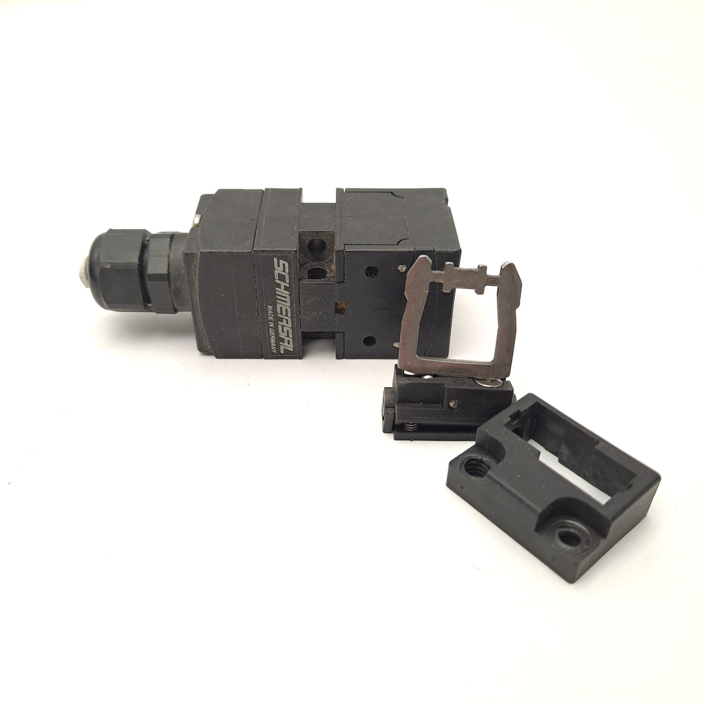Used Schmersal AZ 17-02ZK Keyed Interlock Switch 230VAC 24VDC 4A 2 Pole 2 NC W/Key