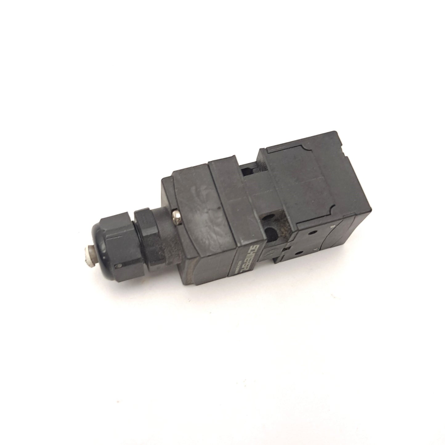 Used Schmersal AZ 17-02ZK Keyed Interlock Switch 230VAC 24VDC 4A 2 Pole 2 NC W/Key