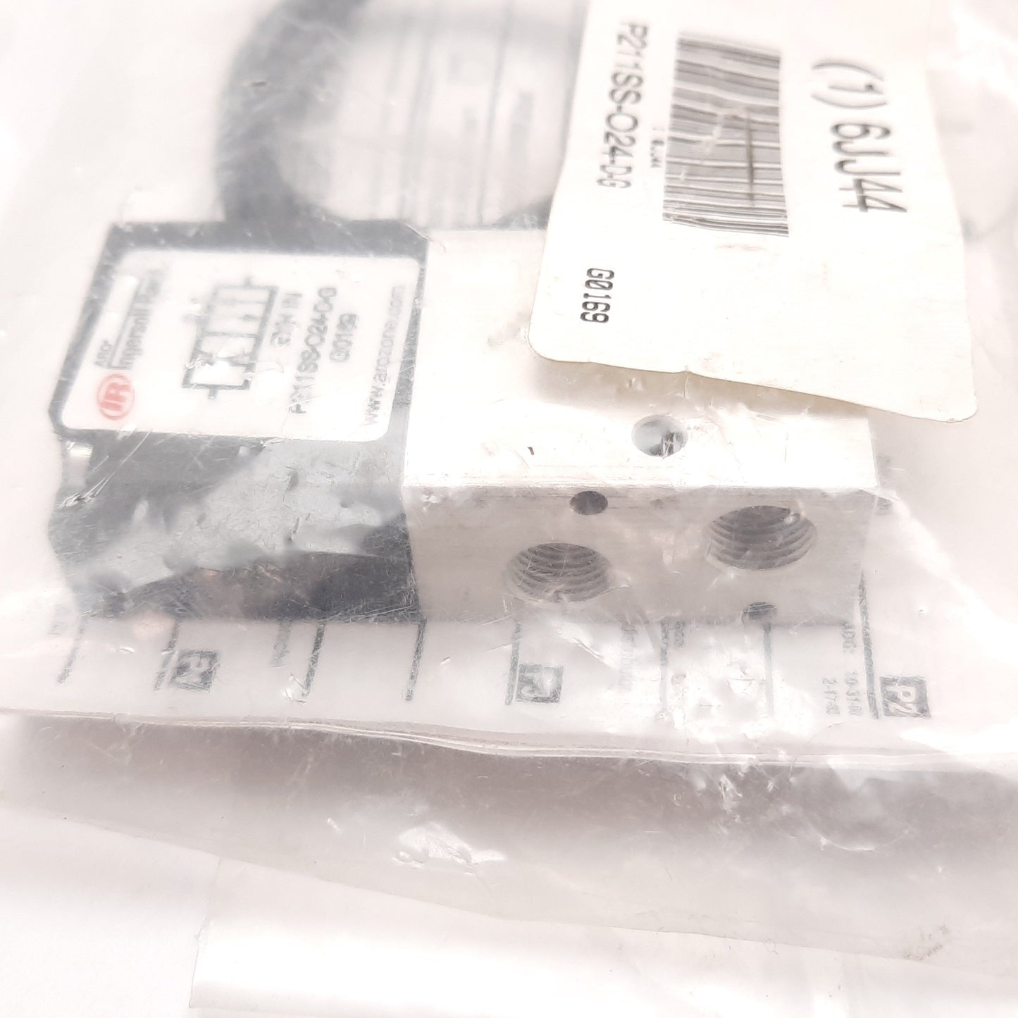 New ARO Ingersoll Rand P211SS-024-D-G Solenoid Valve, 2-Position 4-Port, 24VDC