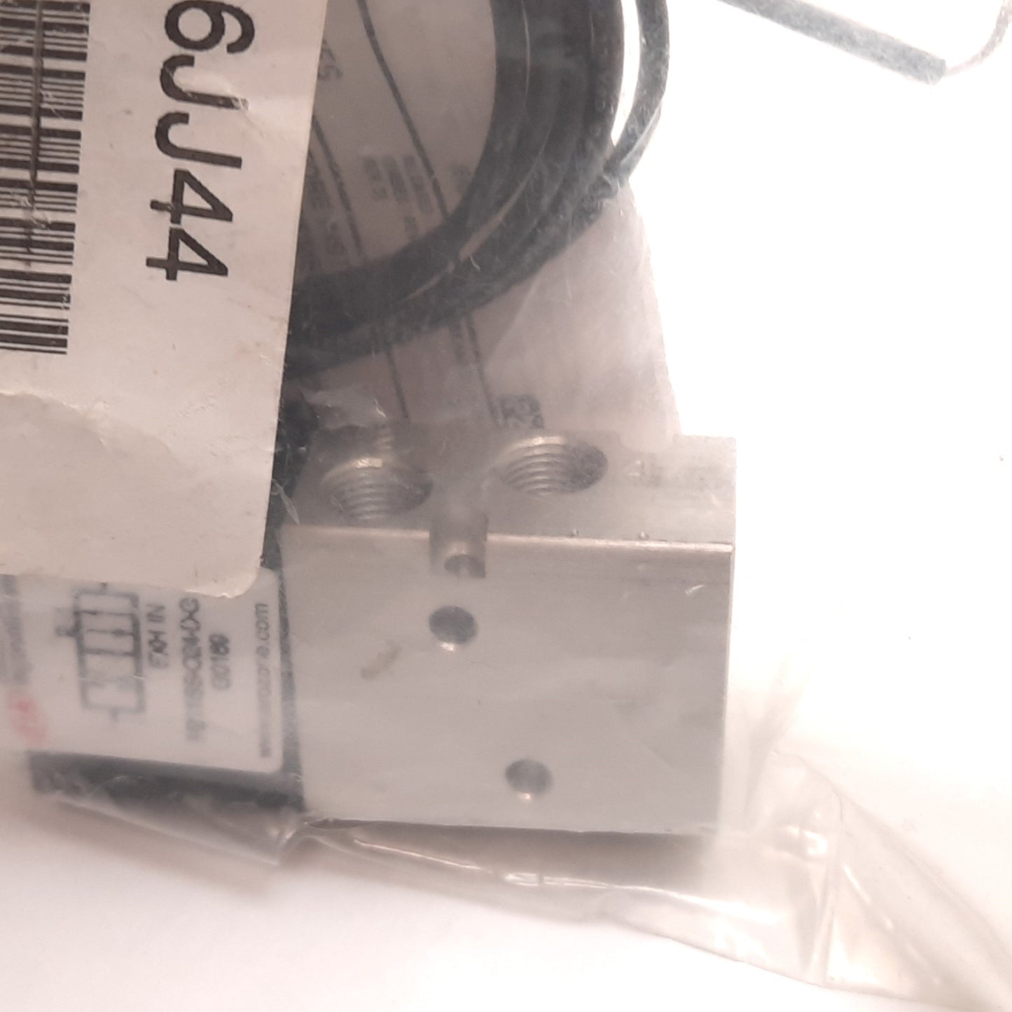 New ARO Ingersoll Rand P211SS-024-D-G Solenoid Valve, 2-Position 4-Port, 24VDC
