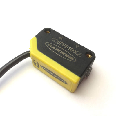Used Banner Q20PFF100Q5 World Beam Photoelectric Sensor, 100mm, 10-30VDC PNP, 4-Pin