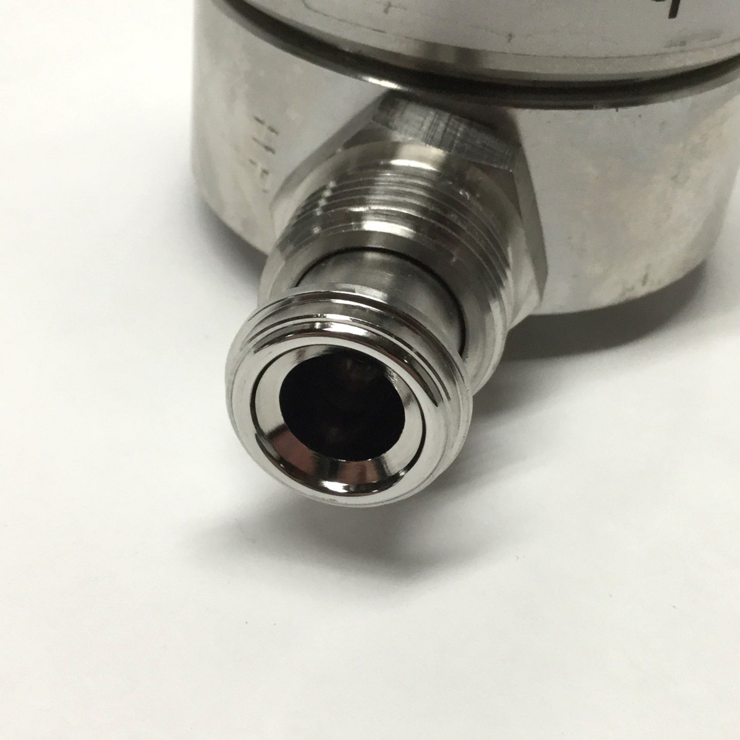 Used APTECH AP1910SM 2PW MV8 MV8 Diaphragm Regulator 2-100psi, 2-Port, 1/2" Face Seal