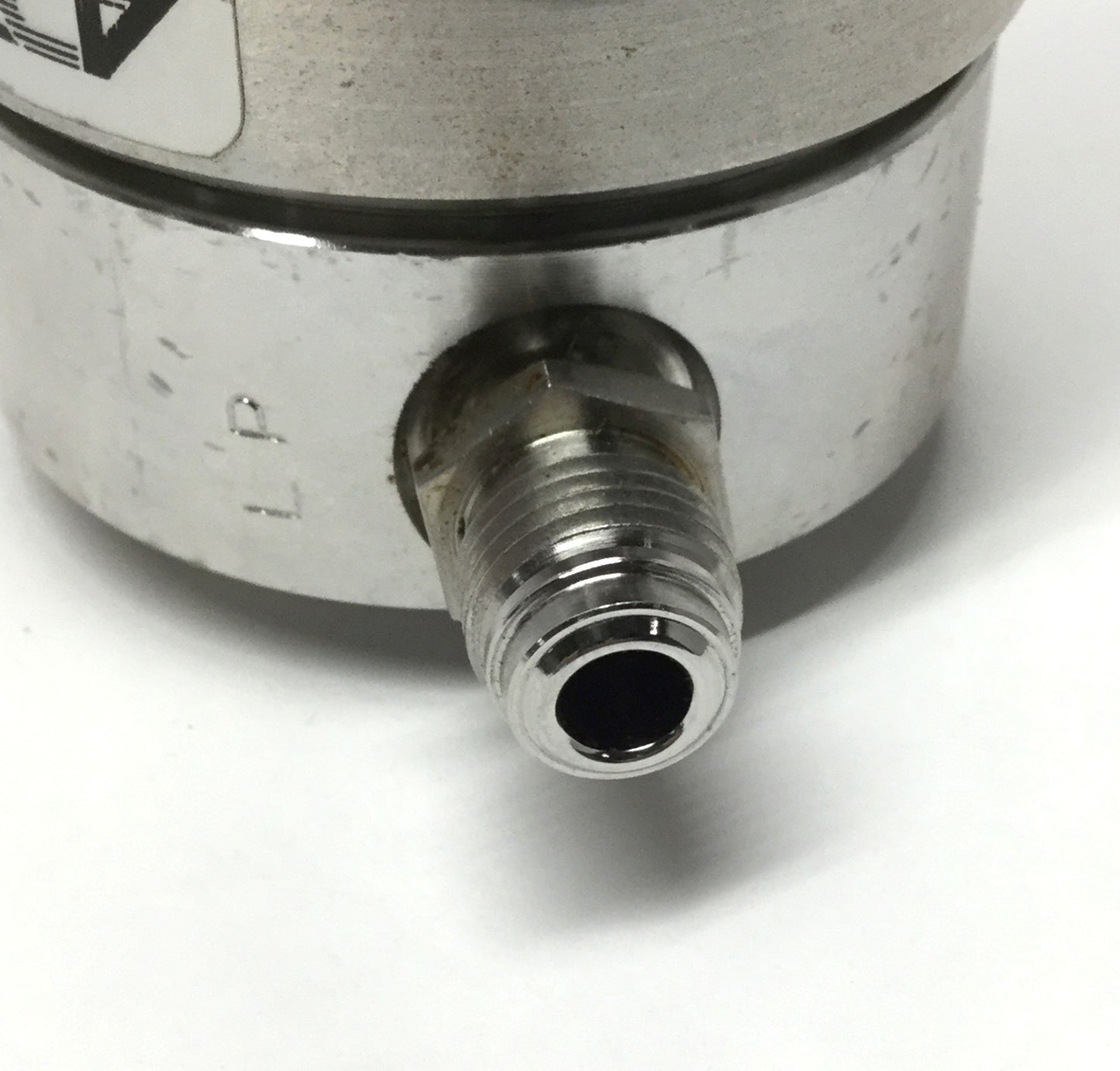 Used APTECH AP1910SM 2PW MV4 MV4 Diaphragm Regulator 2-100psi, 2-Port, 1/4" Face Seal
