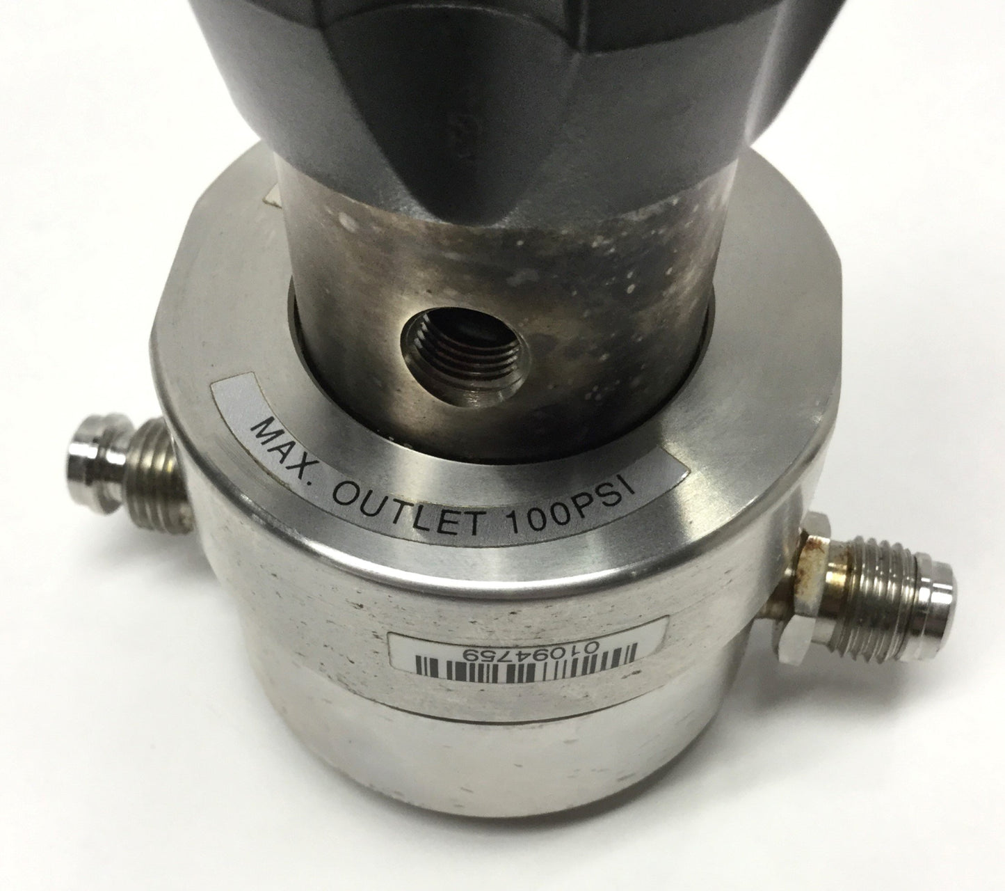 Used APTECH AP1910SM 2PW MV4 MV4 Diaphragm Regulator 2-100psi, 2-Port, 1/4" Face Seal