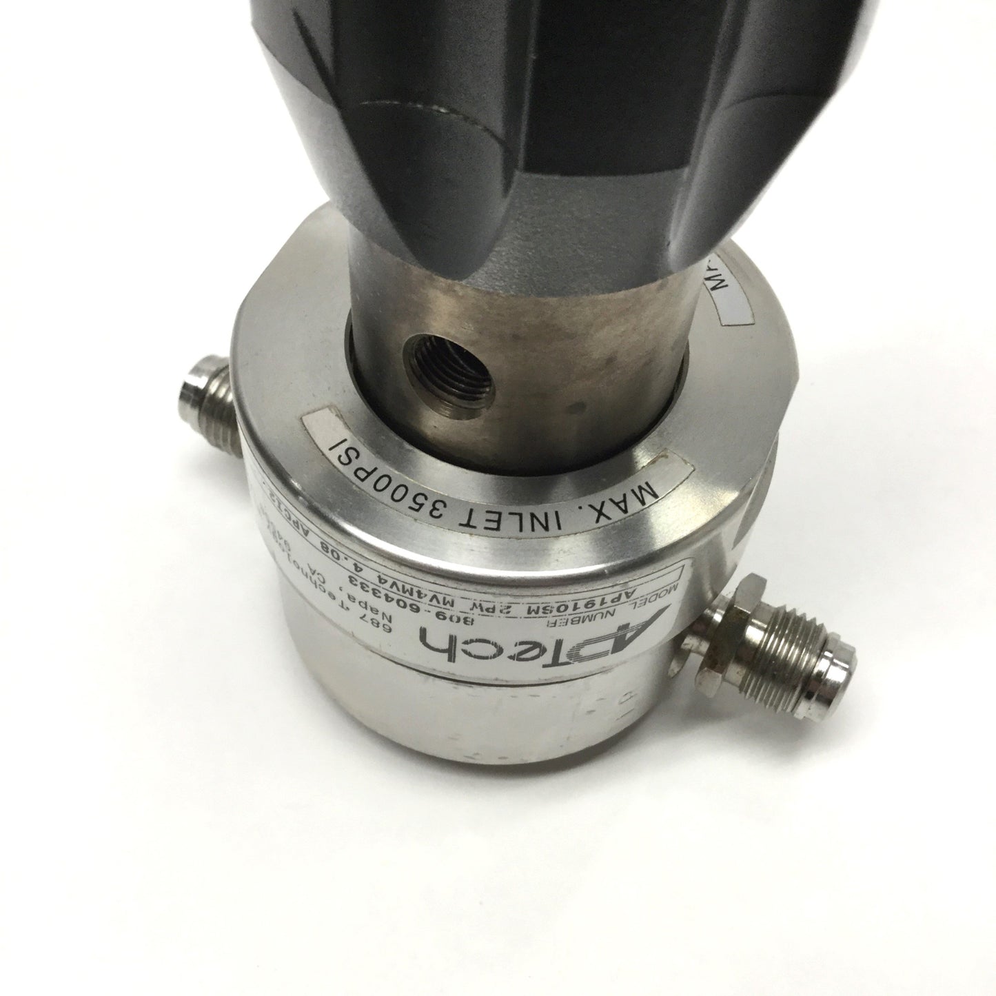 Used APTECH AP1910SM 2PW MV4 MV4 Diaphragm Regulator 2-100psi, 2-Port, 1/4" Face Seal