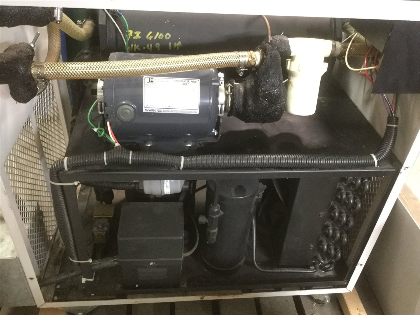 Used Fisher Scientific 6100 Isotemp Refrigerated Recirculating Chiller to 0°C *Loud