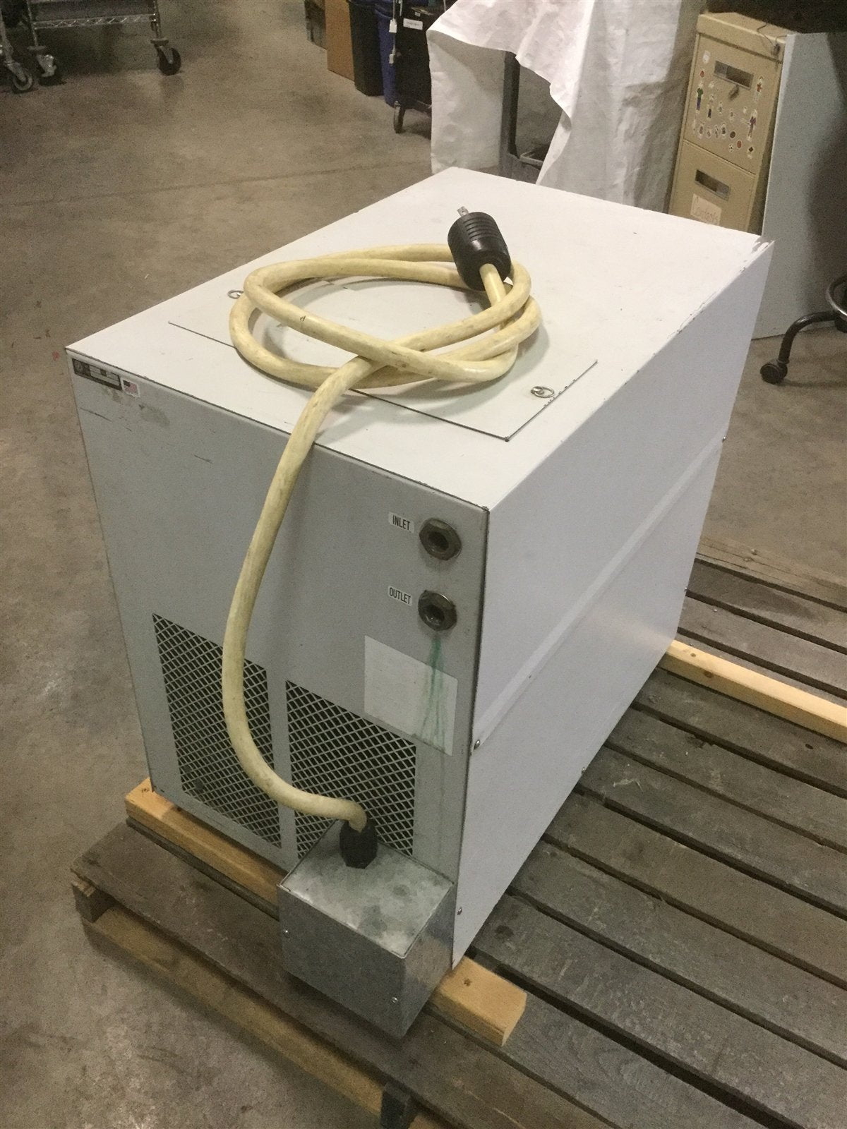 Used Fisher Scientific 6100 Isotemp Refrigerated Recirculating Chiller to 0°C *Loud