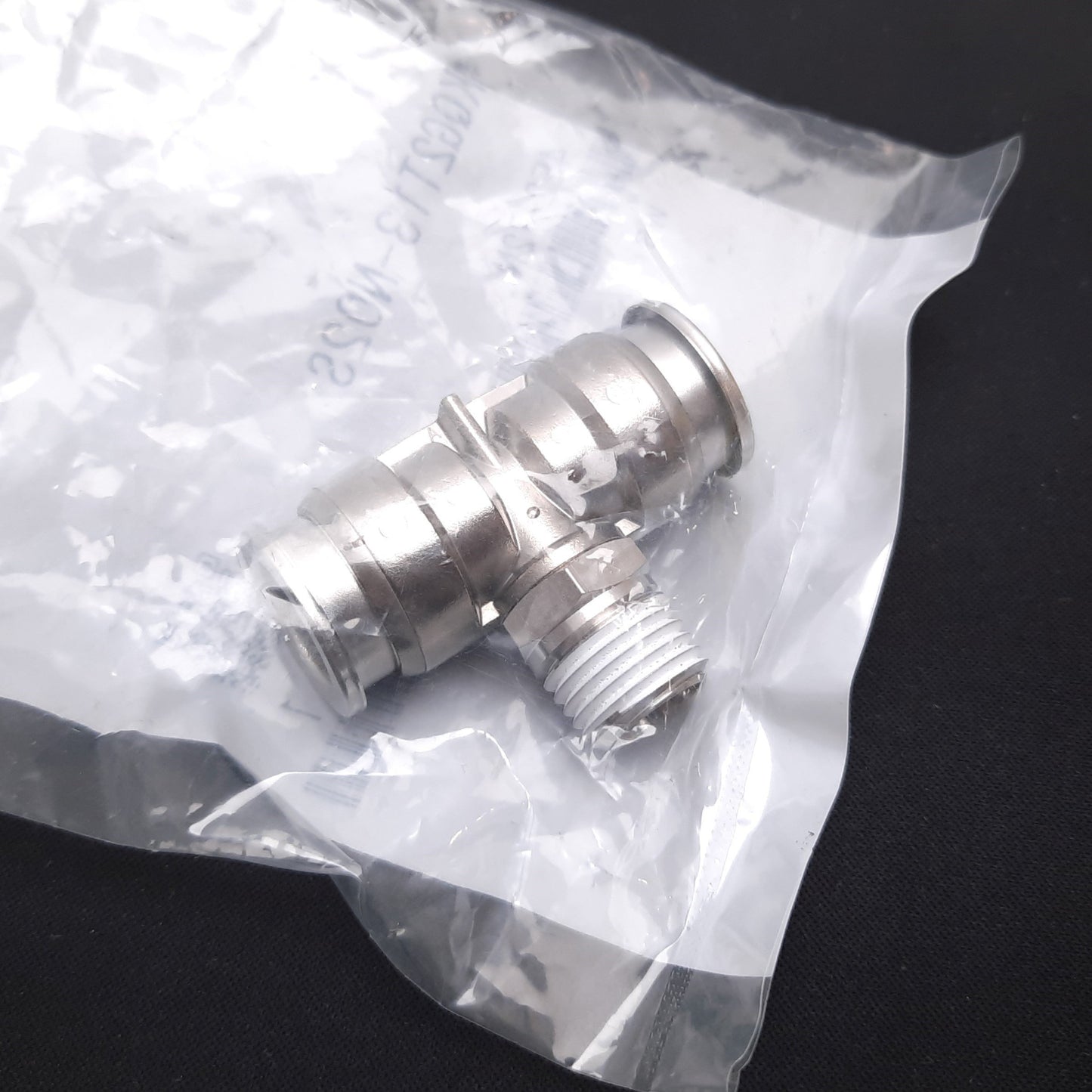 New SMC KQG2T13-N02S Branch Tee Fitting, 1/4" NPT Male to 1/2" Tube OD, 316 SS