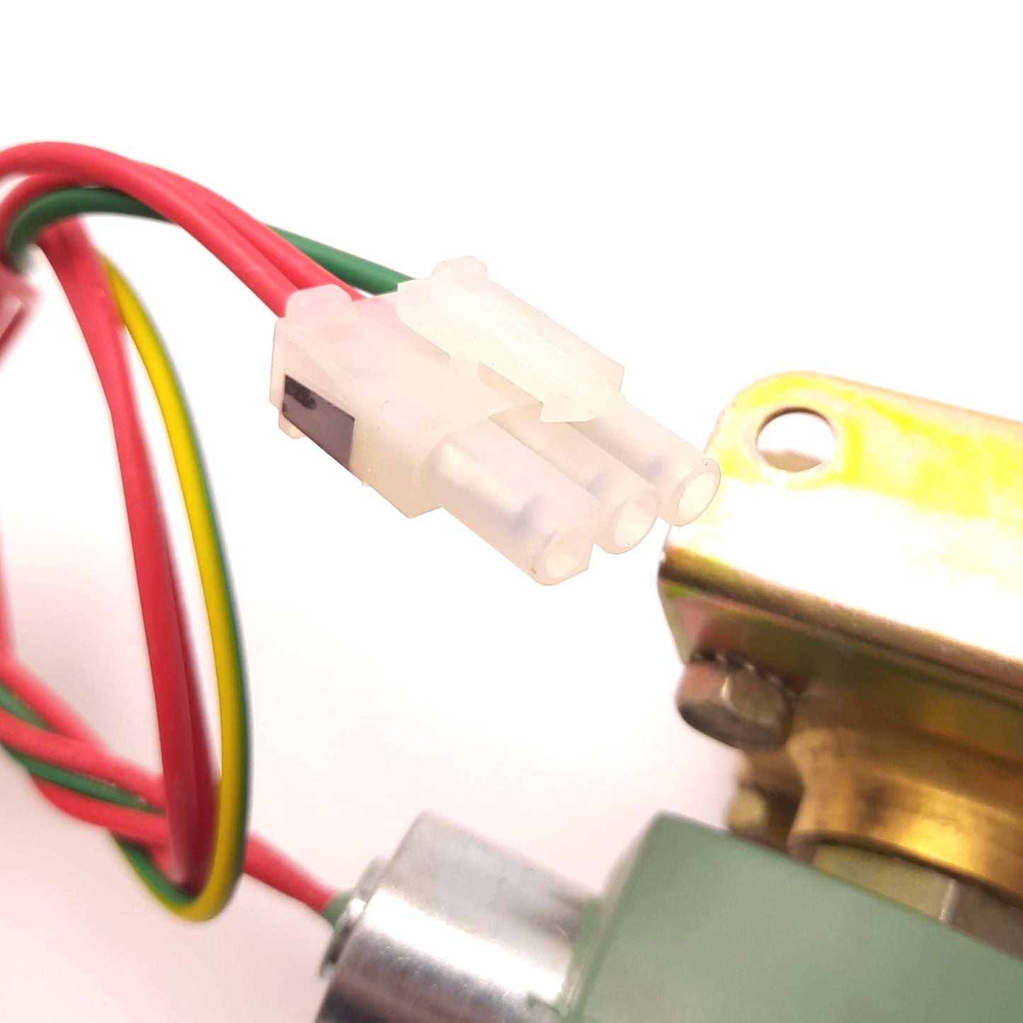 Used Asco 8210G2Q Brass Solenoid Valve 1/2" NPT, 15.1 Watts , N.C., 5-125 Psi Dry Air