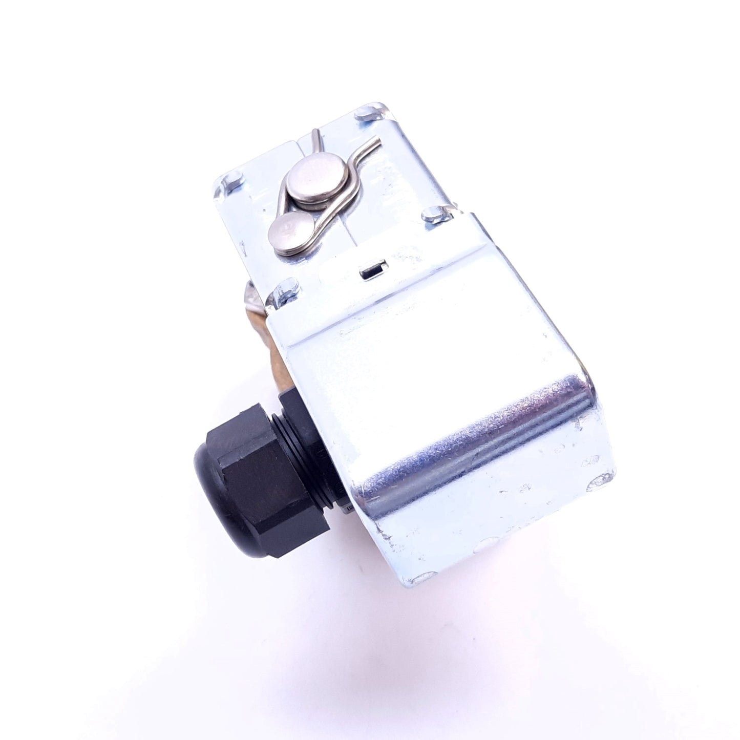 Used Dayton 3PU18 Solenoid Valve, 2-Way, Coil: 24VDC 4W, Ports: 3/4" NPT