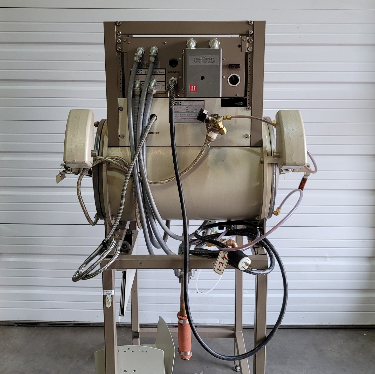 Used VAC VTW-15X24 Water Jacketed Vacuum Oven 40-600°C 15" Dia x 24" Long, 208-240VAC